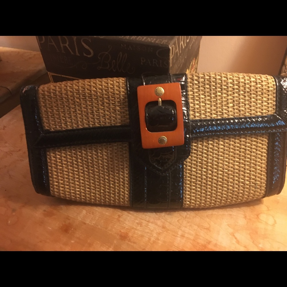 Used sachet - Picture 2 of 2